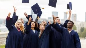 8 Steps to Help You Apply for a Scholarship to Study in UK